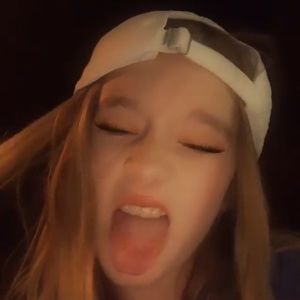 Meet your Posher, Mia